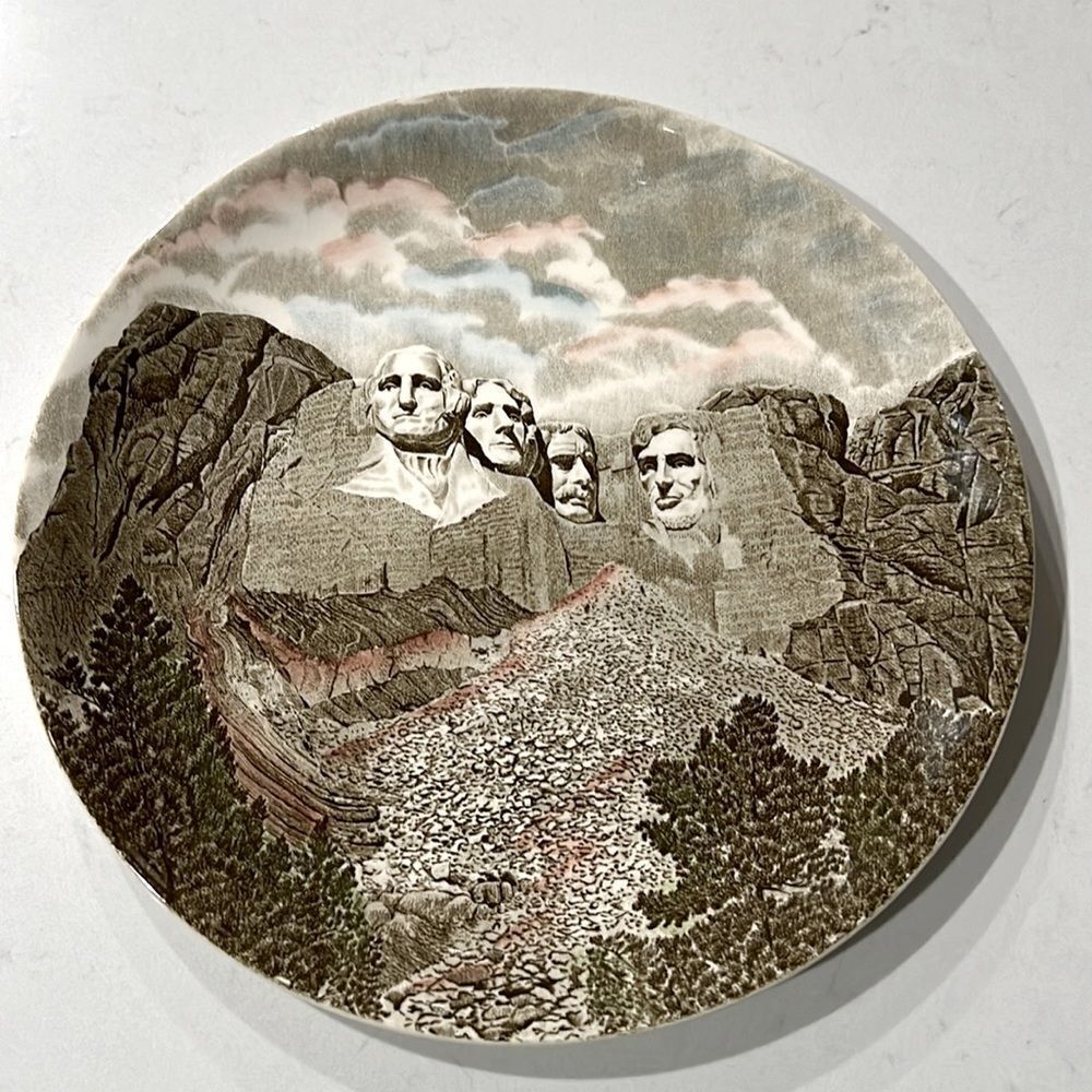 Vintage Mt. RUSHMORE collectors plate Sunset Supply Co. Johnson Bros England